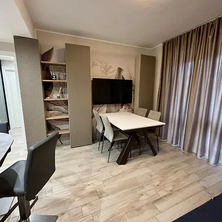 Ales - Elegant 1-bedroom With Private Garage