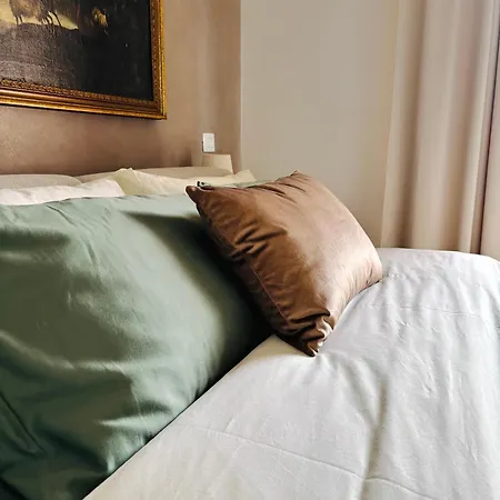 Ales - Elegant 1-bedroom With Private Garage